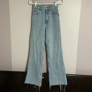 Zara light blue 90’s high rise wide leg full length Jean size 0